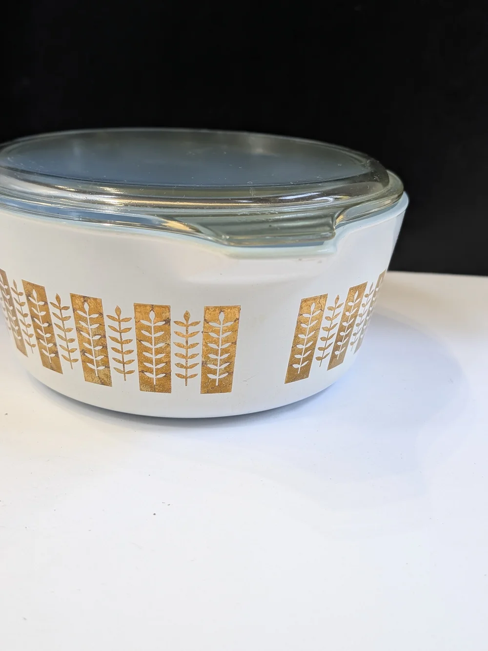 Pyrex Promotional Gold Leaf Delphite Blue Gourmet Casserole 2.5 QT with lid USA